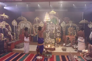 http://nithyananda.org/sites/default/files/photo-gallery/2015-05may-22th-nithyanda-diary_IMG_3621_varanasi-ia-meenakshi-kalyanam-swamiji.JPG