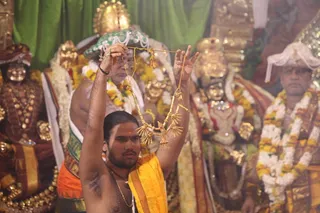 http://nithyananda.org/sites/default/files/photo-gallery/2015-05may-22th-nithyanda-diary_IMG_3638_varanasi-ia-meenakshi-kalyanam-swamiji.JPG