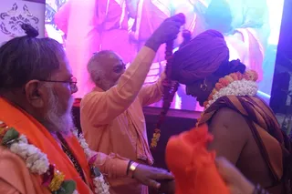 http://nithyananda.org/sites/default/files/photo-gallery/2015-05may-22th-nithyanda-diary_IMG_3718_varanasi-ia-meenakshi-kalyanam-swamiji_0.JPG