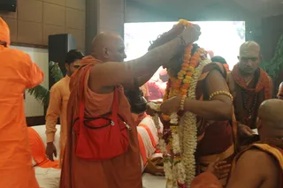 http://nithyananda.org/sites/default/files/photo-gallery/2015-05may-22th-nithyanda-diary_IMG_3738_varanasi-ia-meenakshi-kalyanam-swamiji_0.JPG