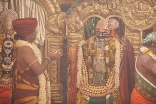 http://nithyananda.org/sites/default/files/photo-gallery/2015-05may-22th-nithyanda-diary_IMG_3741_varanasi-ia-meenakshi-kalyanam-swamiji.JPG