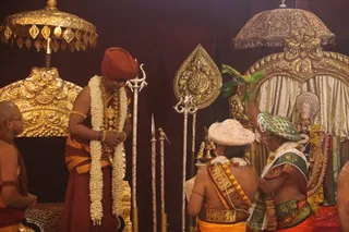http://nithyananda.org/sites/default/files/photo-gallery/2015-05may-22th-nithyanda-diary_IMG_3778_varanasi-ia-meenakshi-kalyanam-swamiji.JPG