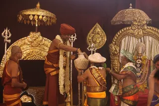 http://nithyananda.org/sites/default/files/photo-gallery/2015-05may-22th-nithyanda-diary_IMG_3779_varanasi-ia-meenakshi-kalyanam-swamiji.JPG