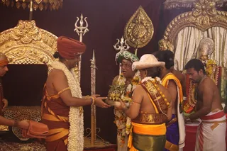 http://nithyananda.org/sites/default/files/photo-gallery/2015-05may-22th-nithyanda-diary_IMG_3804_varanasi-ia-meenakshi-kalyanam-swamiji.JPG