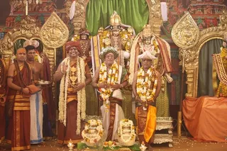 http://nithyananda.org/sites/default/files/photo-gallery/2015-05may-22th-nithyanda-diary_IMG_3823_varanasi-ia-meenakshi-kalyanam-swamiji.JPG