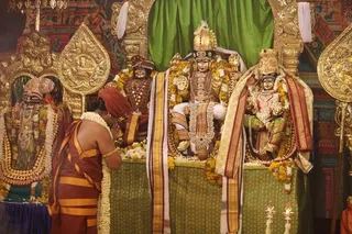 http://nithyananda.org/sites/default/files/photo-gallery/2015-05may-22th-nithyanda-diary_IMG_3907_varanasi-ia-meenakshi-kalyanam-swamiji.JPG