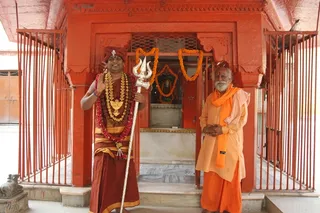 http://nithyananda.org/sites/default/files/photo-gallery/2015-05may-22th-nithyanda-diary_IMG_9592_varanasi-rudra-homa-swamiji.JPG