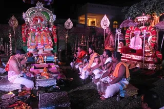 http://nithyananda.org/sites/default/files/photo-gallery/2015-05may-26th-nithyanda-diary_IMG_5502_varanasai-rudra-homa-swamiji.JPG