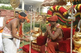 http://nithyananda.org/sites/default/files/photo-gallery/2015-05may-26th-nithyanda-diary_IMG_5776_varanasai-rudra-homa-swamiji.JPG