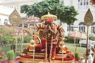 http://nithyananda.org/sites/default/files/photo-gallery/2015-05may-26th-nithyanda-diary_IMG_5847_varanasai-rudra-homa-swamiji.JPG