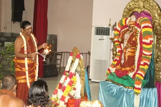 http://nithyananda.org/sites/default/files/photo-gallery/2015-05may-3rd-nithyananda-diary_IMG_7302_bidadi-janapal-nithyanandapoorinima-swamiji.JPG