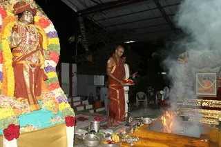 http://nithyananda.org/sites/default/files/photo-gallery/2015-06jun-02nd-nithyananda-diary_IMG_7266_bidadi-%20Nithyananda%20Poornima-homa.JPG