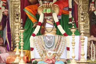 http://nithyananda.org/sites/default/files/photo-gallery/2015-06jun-20th-nithyananda-diary_IMG_0153_bidadi-ndy-day01-yoga-class.JPG