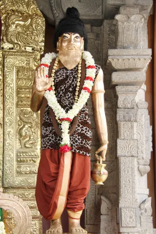 http://nithyananda.org/sites/default/files/photo-gallery/2015-06jun-21th-nithyananda-diary_IMG_0642_bidadi-temple-kapilamuni.JPG
