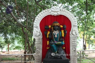 http://nithyananda.org/sites/default/files/photo-gallery/2015-06jun-26th-nithyananda-diary_IMG_1552_bidadi-temple-dakshinamoorthi.JPG
