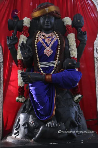 http://nithyananda.org/sites/default/files/photo-gallery/2015-06jun-27th-nithyananda-diary_IMG_9551_bidadi-temple-dhakshinamoorthy.JPG