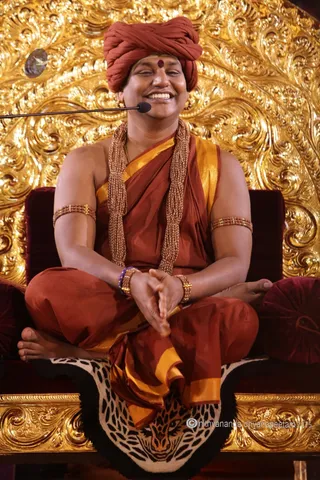 http://nithyananda.org/sites/default/files/photo-gallery/2015-07jul-01st-nithyananda-diary_IMG_1683_varanasi-satsang-swamiji_0.JPG