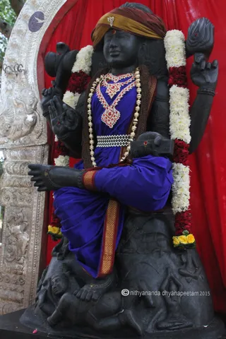 http://nithyananda.org/sites/default/files/photo-gallery/2015-07jul-02nd-nithyananda-diary_IMG_0023_bidadi-temple-lord-dhakshinamoorthy.JPG