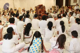 http://nithyananda.org/sites/default/files/photo-gallery/2015-07jul-02nd-nithyananda-diary_IMG_2566_varanasi-kalabirava-temple-visit-swamiji.JPG