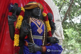 http://nithyananda.org/sites/default/files/photo-gallery/2015-07jul-03rd-nithyananda-diary_IMG_0203_bidadi-temple-lord-dhakshinamoorthy.JPG