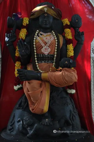 http://nithyananda.org/sites/default/files/photo-gallery/2015-07jul-04th-nithyananda-diary_IMG_0215_bidadi-temple-lord-dhakshinamoorthy.JPG