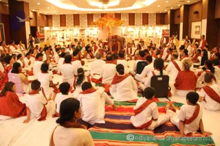 http://nithyananda.org/sites/default/files/photo-gallery/2015-07jul-04th-nithyananda-diary_IMG_3626_varanasi-satsang-swamiji.JPG