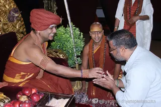 http://nithyananda.org/sites/default/files/photo-gallery/2015-07jul-04th-nithyananda-diary_IMG_3954_varanasi-satsang-swamiji.JPG