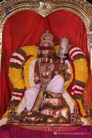 http://nithyananda.org/sites/default/files/photo-gallery/2015-07jul-06th-nithyananda-diary_IMG_4416_varanasi-guru-homa-swamiji.JPG