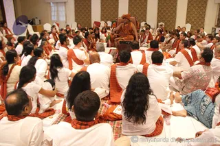 http://nithyananda.org/sites/default/files/photo-gallery/2015-07jul-07th-nithyananda-diary_IMG_5028_varanasi-ia-class-swamiji_0.JPG