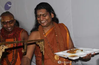 http://nithyananda.org/sites/default/files/photo-gallery/2015-07jul-07th-nithyananda-diary_IMG_5077_varanasi-ia-class-swamiji_0.JPG