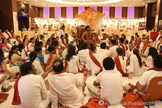 http://nithyananda.org/sites/default/files/photo-gallery/2015-07jul-11th-nithyananda-diary_IMG_7009_varanasi-ia-calss-swamiji.JPG