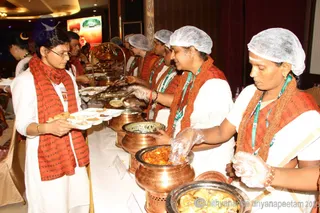 http://nithyananda.org/sites/default/files/photo-gallery/2015-07jul-11th-nithyananda-diary_IMG_7144_varanasi-ia-calss-swamiji.JPG