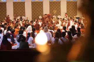 http://nithyananda.org/sites/default/files/photo-gallery/2015-07jul-12th-nithyananda-diary_IMG_7377_varanasi-ia-class-swamiji.JPG