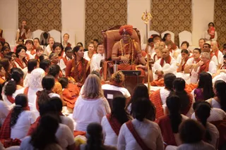 http://nithyananda.org/sites/default/files/photo-gallery/2015-07jul-12th-nithyananda-diary_IMG_7380_varanasi-ia-class-swamiji.JPG
