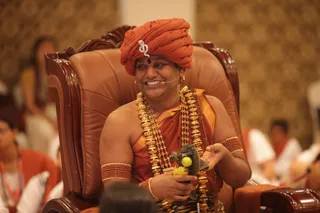 http://nithyananda.org/sites/default/files/photo-gallery/2015-07jul-12th-nithyananda-diary_IMG_7459_varanasi-ia-class-swamiji.JPG