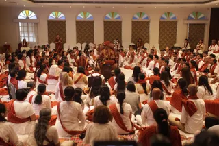 http://nithyananda.org/sites/default/files/photo-gallery/2015-07jul-12th-nithyananda-diary_IMG_7477_varanasi-ia-class-swamiji.JPG