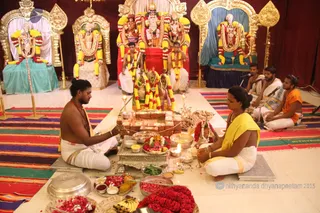 http://nithyananda.org/sites/default/files/photo-gallery/2015-07jul-13th_IMG_7414_varanasi-meenakshi-thirukalyanam-nithyananda-diary_0.JPG