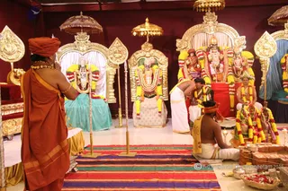 http://nithyananda.org/sites/default/files/photo-gallery/2015-07jul-13th_IMG_7433_varanasi-meenakshi-thirukalyanam-swamiji-nithyananda-diary_0.JPG