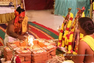 http://nithyananda.org/sites/default/files/photo-gallery/2015-07jul-13th_IMG_7442_varanasi-meenakshi-thirukalyanam-nithyananda-diary_0.JPG