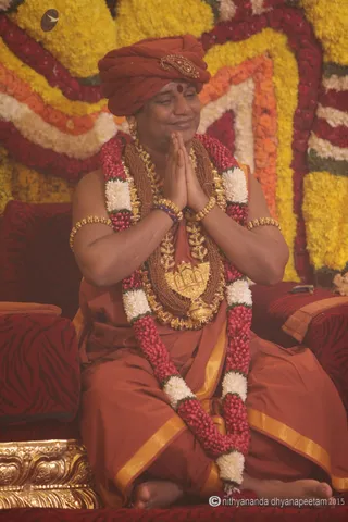http://nithyananda.org/sites/default/files/photo-gallery/2015-07jul-13th_IMG_7903_varanasi-swamiji-pays-respects-marriage-ceremony-nithyananda-diary_varanasi-swamiji-blessing-nithyananda-diary.JPG