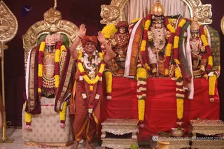 http://nithyananda.org/sites/default/files/photo-gallery/2015-07jul-13th_IMG_7978_varanasi-swamiji-blessing-nithyananda-diary_varanasi-swamiji-blessing-nithyananda-diary.JPG