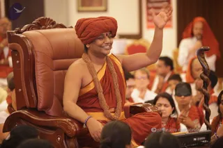 http://nithyananda.org/sites/default/files/photo-gallery/2015-07jul-15th-nithyananda-diary_IMG_8555_varanasai-ia-class-swamiji.JPG