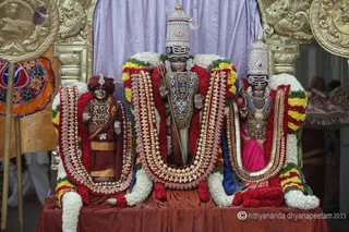 http://nithyananda.org/sites/default/files/photo-gallery/2015-07jul-18th-nithyananda-diary_IMG_9507_varanasi-homa-ia-trimoorthi.JPG