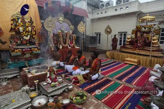 http://nithyananda.org/sites/default/files/photo-gallery/2015-07jul-18th-nithyananda-diary_IMG_9580_varanasi-homa-swamiji.JPG