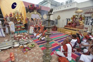 http://nithyananda.org/sites/default/files/photo-gallery/2015-07jul-18th-nithyananda-diary_IMG_9594_varanasi-homa-swamiji_0.JPG