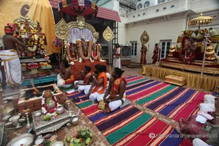 http://nithyananda.org/sites/default/files/photo-gallery/2015-07jul-18th-nithyananda-diary_IMG_9625_varanasi-homa-swamiji.JPG
