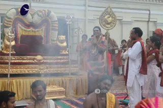 http://nithyananda.org/sites/default/files/photo-gallery/2015-07jul-18th-nithyananda-diary_IMG_9814_varanasi-homa_0.JPG