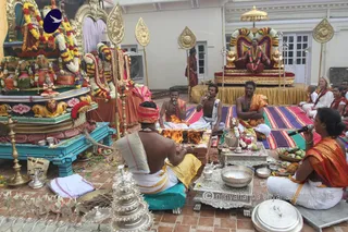 http://nithyananda.org/sites/default/files/photo-gallery/2015-07jul-18th-nithyananda-diary_IMG_9824_varanasi-homa.JPG