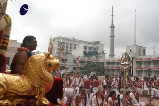 http://nithyananda.org/sites/default/files/photo-gallery/2015-07jul-18th-nithyananda-diary_IMG_9829_varanasi-homa-swamiji.JPG