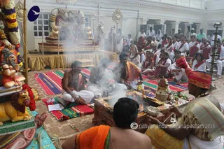 http://nithyananda.org/sites/default/files/photo-gallery/2015-07jul-18th-nithyananda-diary_IMG_9839_varanasi-homa-swamiji.JPG